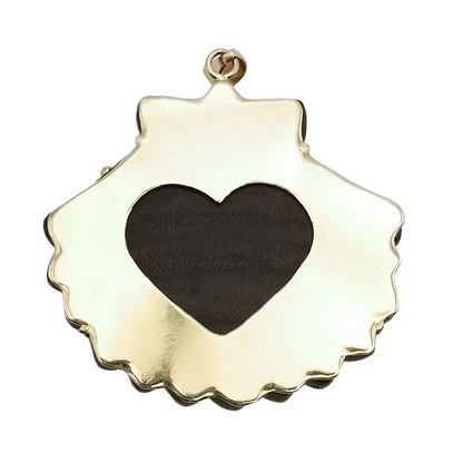 Carved Chestnut Scalloped Shell With Diamonds And Gold