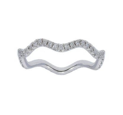 Wavy Ring with Diamonds